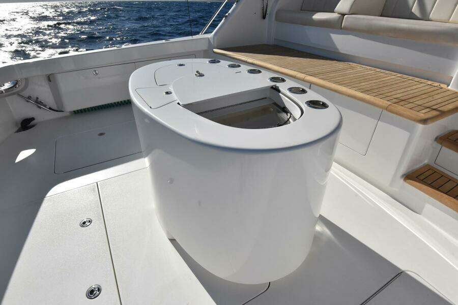 2019 Viking 80 Skybridge