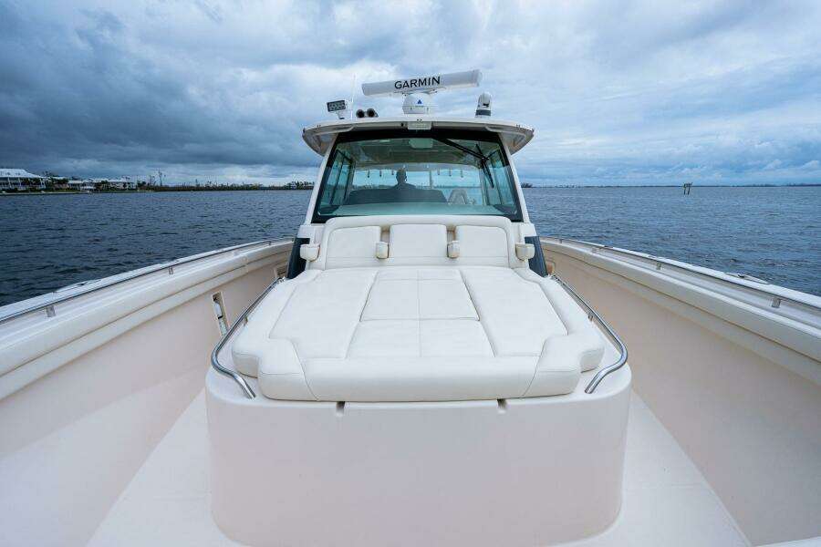 Grady White 45 Pura Vida - Exterior Bow