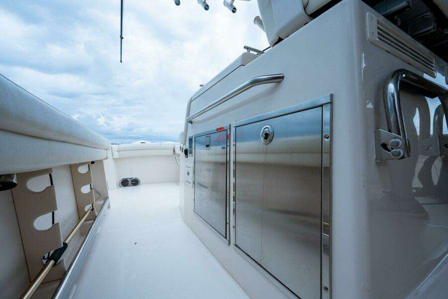 Grady White 45 Pura Vida - Exterior Cockpit