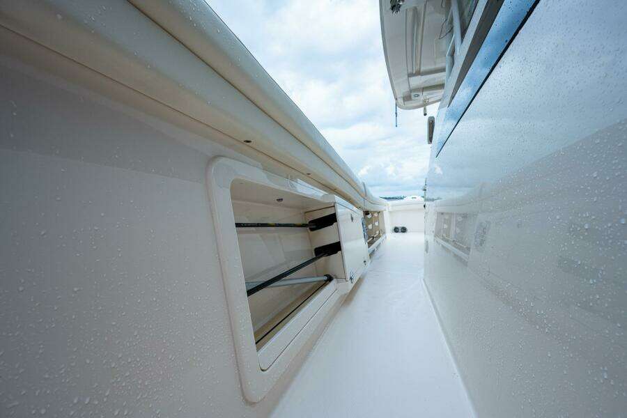 Grady White 45 Pura Vida - Exterior Cockpit