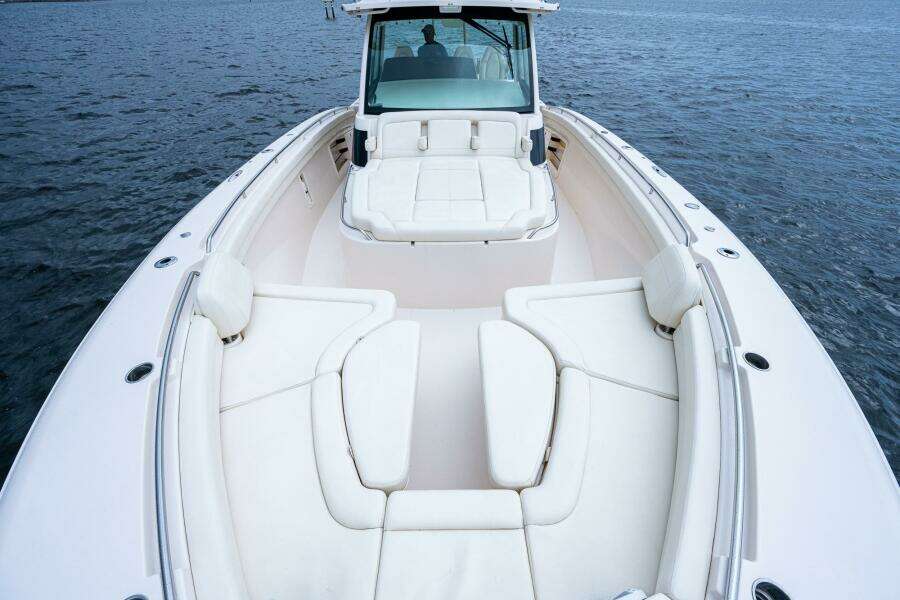 Grady White 45 Pura Vida - Exterior Bow