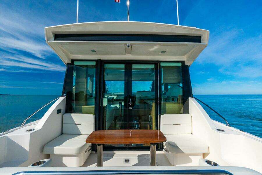 2022 Tiara Yachts 39 Coupe