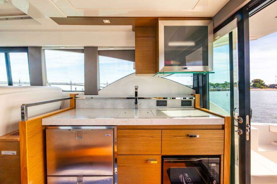 2022 Tiara Yachts 39 Coupe