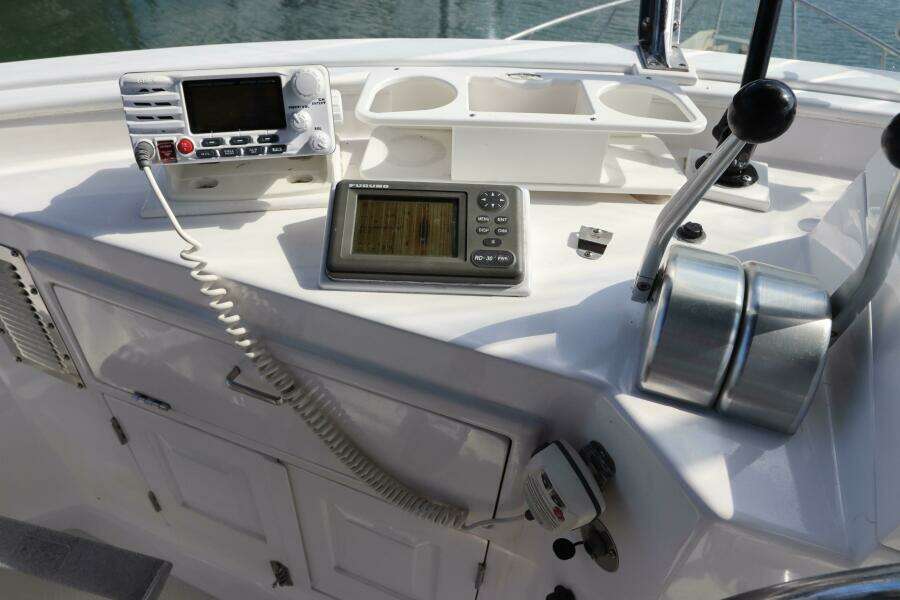 2005 DeFever Cockpit Motor Yacht