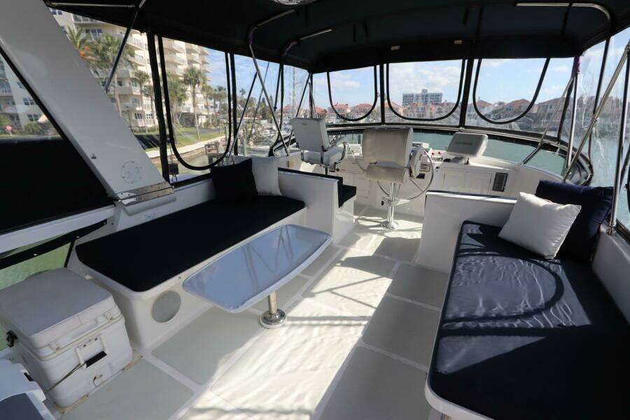 2005 DeFever Cockpit Motor Yacht