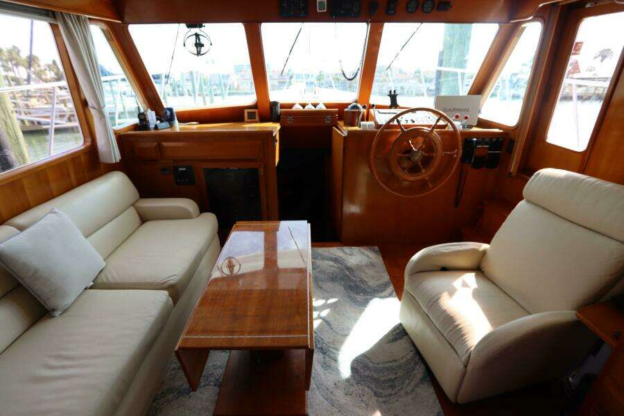 2005 DeFever Cockpit Motor Yacht