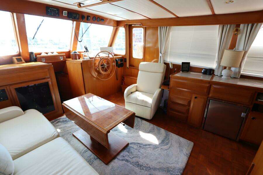2005 DeFever Cockpit Motor Yacht
