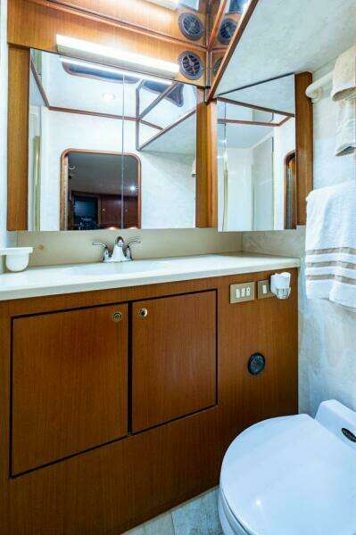 1999 Ocean Yachts Convertible