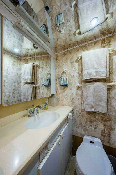 1999 Ocean Yachts Convertible