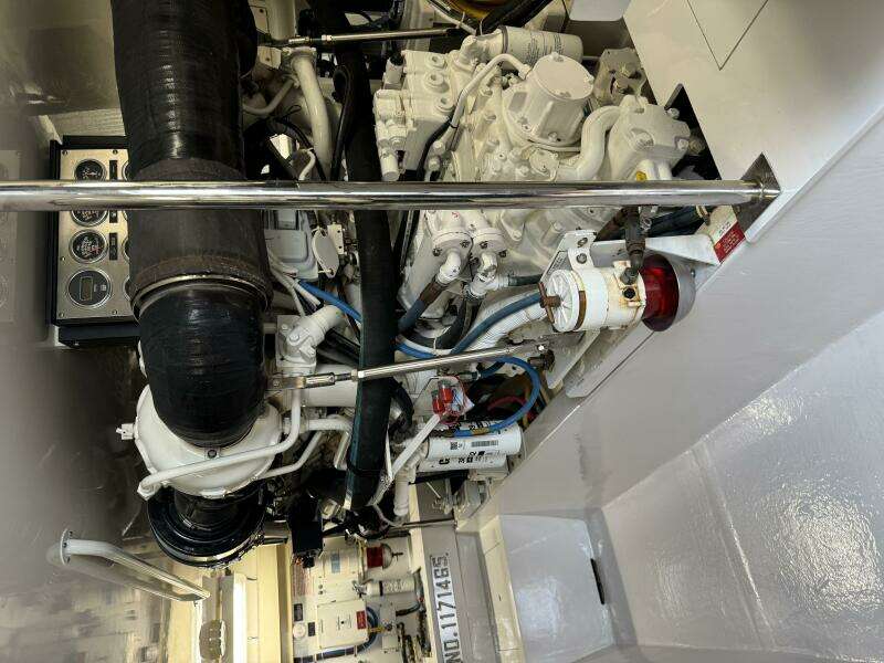 2004 Hatteras 60 Convertible