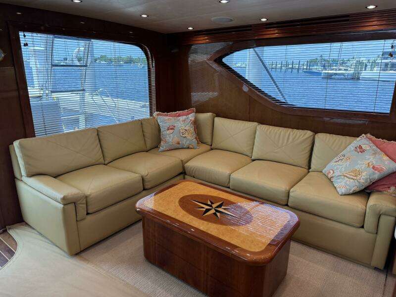 2004 Hatteras 60 Convertible