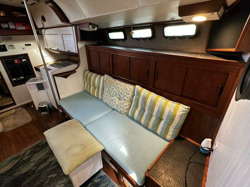 1975 Morgan Out Island 51