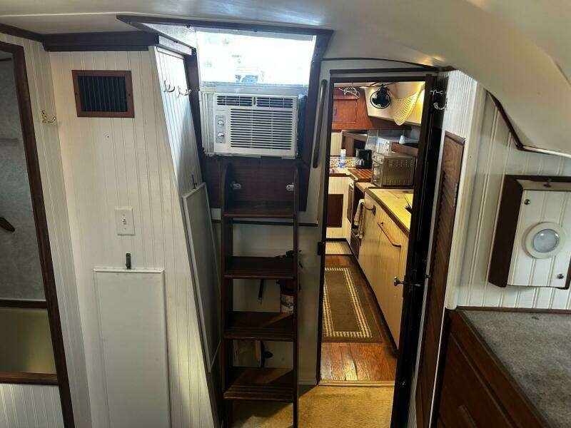 1975 Morgan Out Island 51