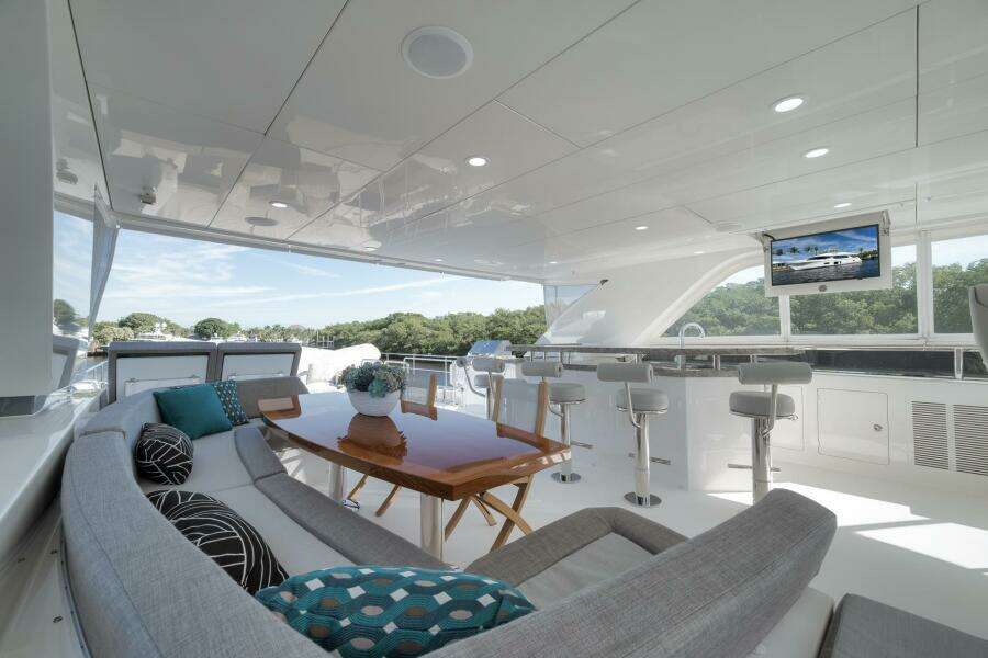 2017 Ocean Alexander 85