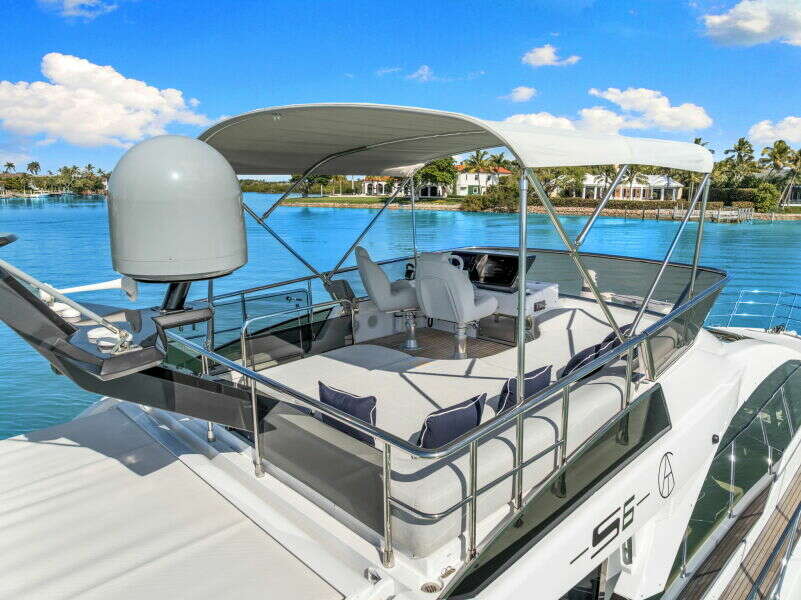 2022 Azimut S6