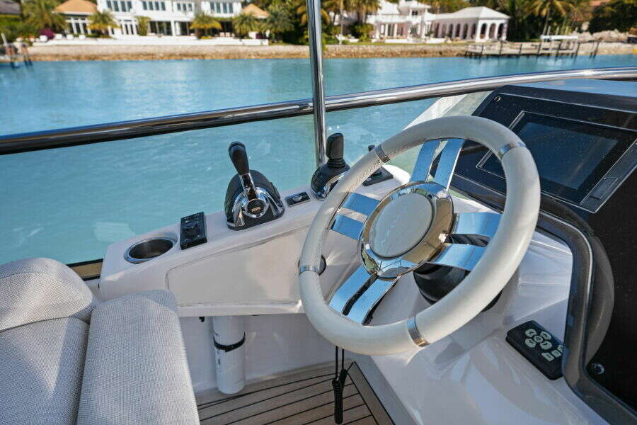 2022 Azimut S6