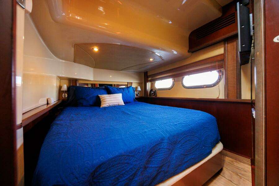 2006 52 Sea Ray Sedan Bridge Zoe Grace VIP Stateroom