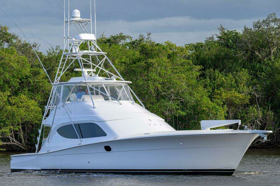 Hatteras 63 Reelin N Dealin - Exterior Profile