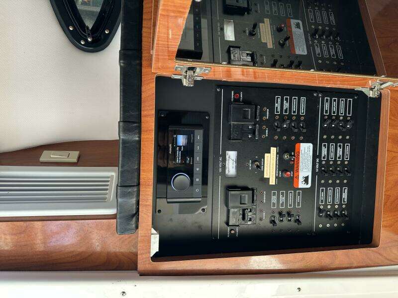 2015 Wellcraft 390 Coastal