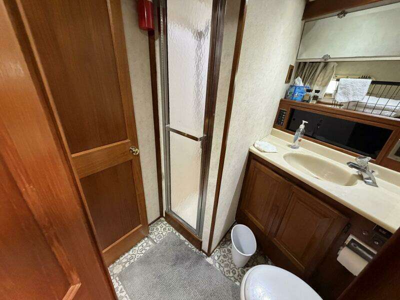 1987 Viking 44 Motor Yacht