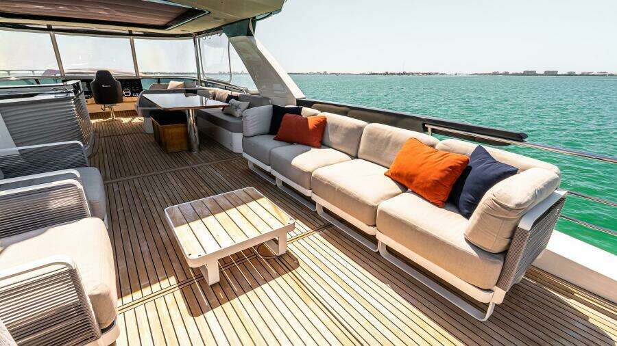 2022 Absolute 64 Navetta