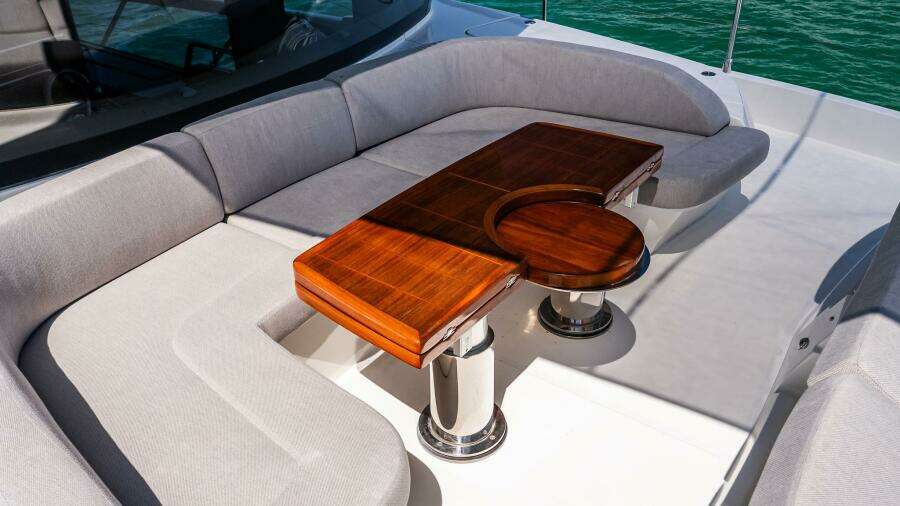 2022 Absolute 64 Navetta