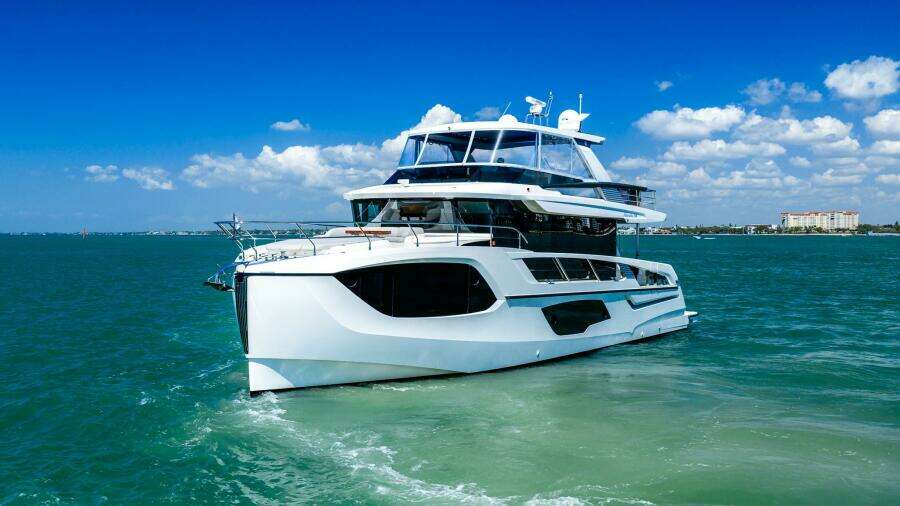 2022 Absolute 64 Navetta