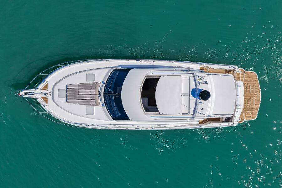 2016 Riviera 5000 Sport Yacht