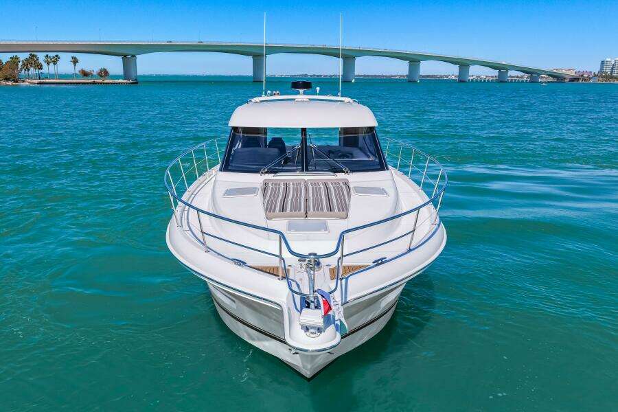 2016 Riviera 5000 Sport Yacht