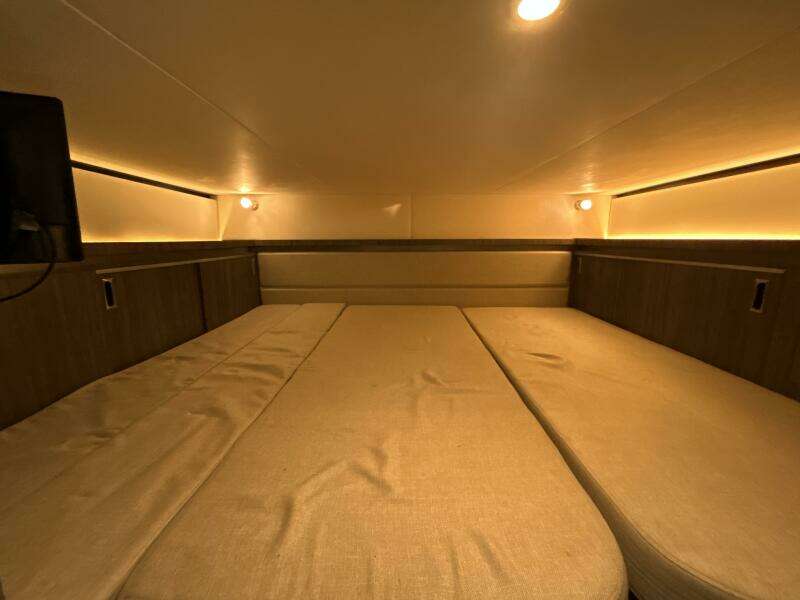 2021 Sea Ray 320 Sundancer