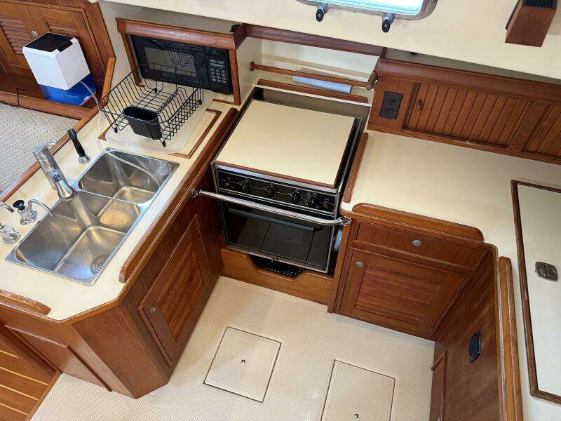 1999 Island Packet 380