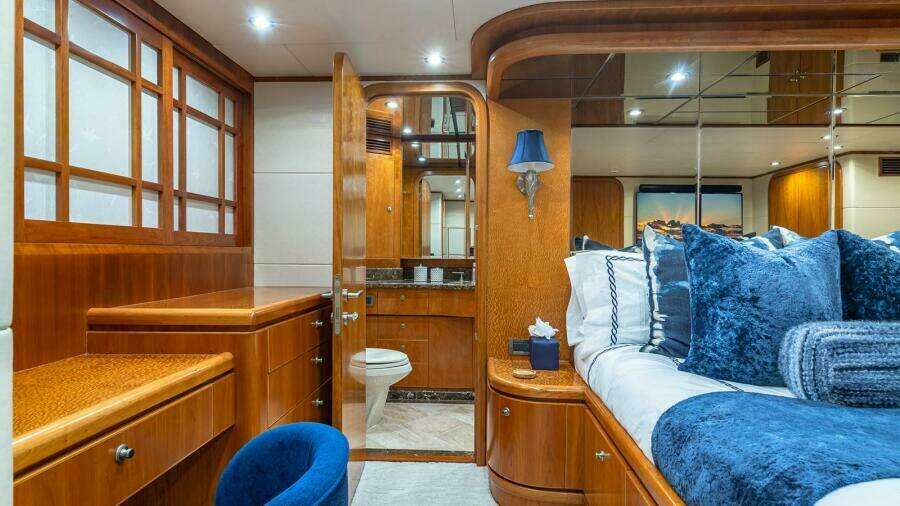 Master Starboard Head Entrance