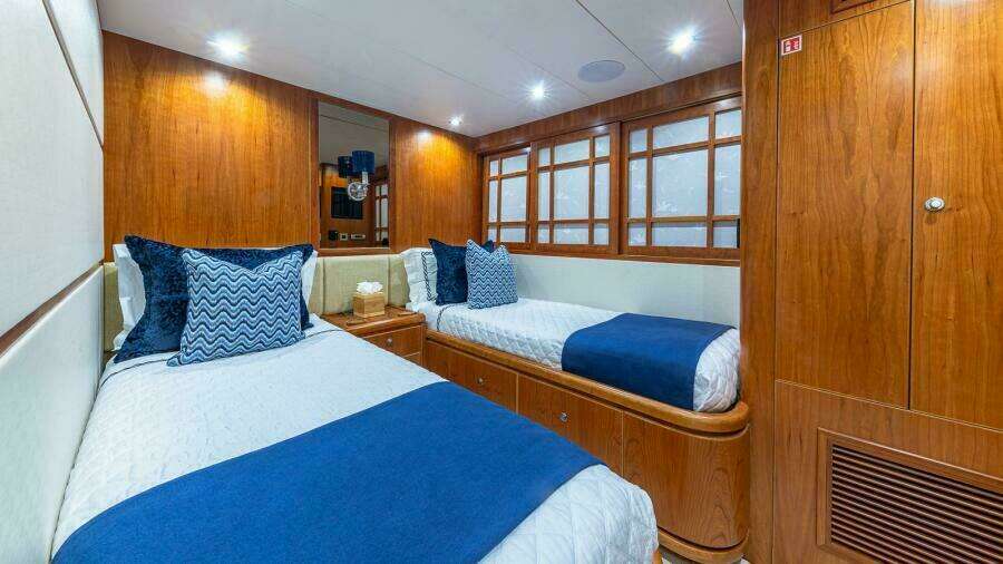 Stbd Guest Cabin Looking Fwd