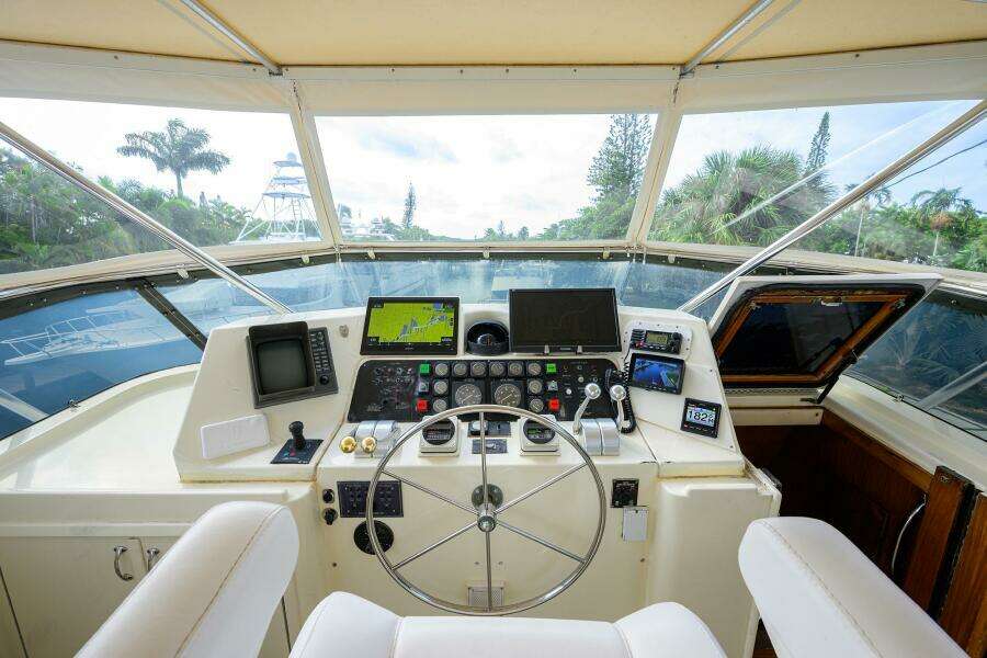 1991 Hatteras 78 Cockpit Motor Yacht