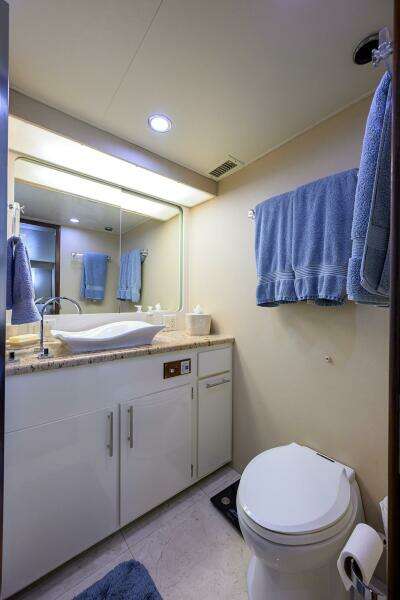 1991 Hatteras 78 Cockpit Motor Yacht