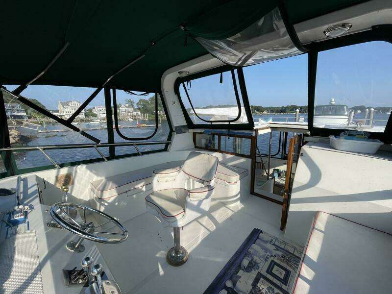 1987 Heritage East 40 Sundeck