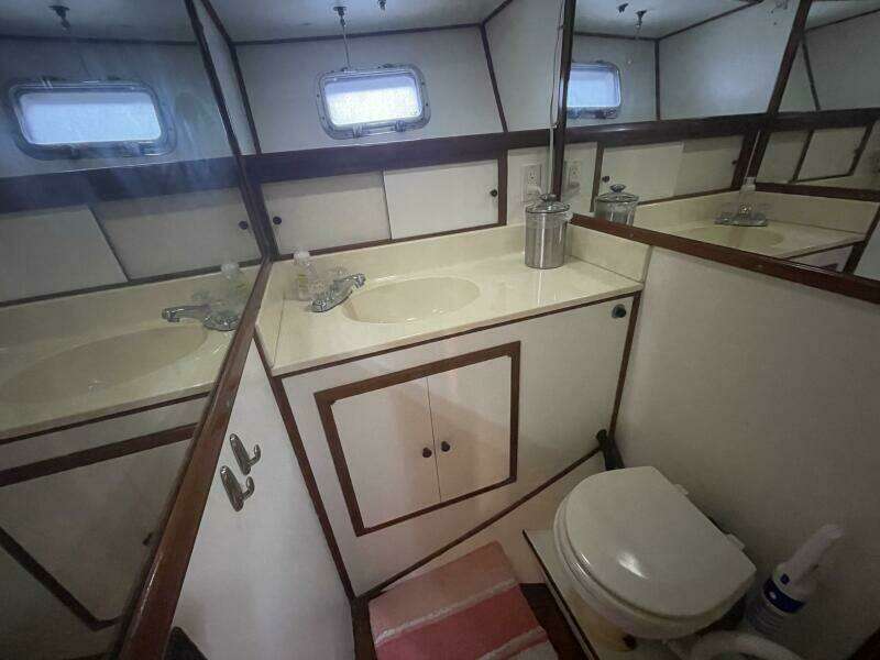 1987 Heritage East 40 Sundeck