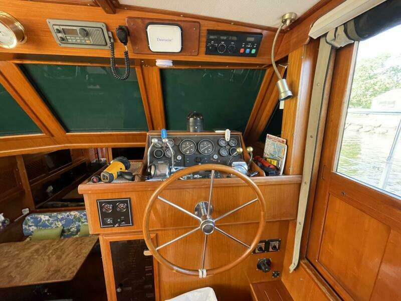 1987 Heritage East 40 Sundeck