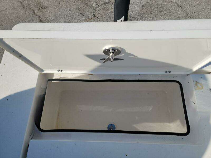 2021 Hewes Redfisher 21