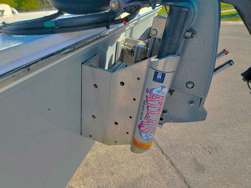 2021 Hewes Redfisher 21