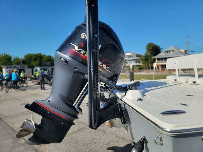 2021 Hewes Redfisher 21