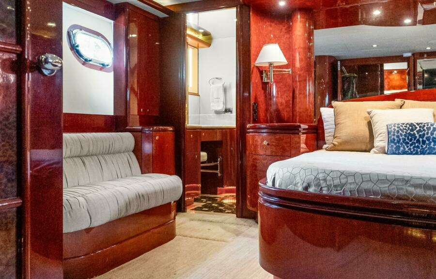 2005 Ocean Alexander 