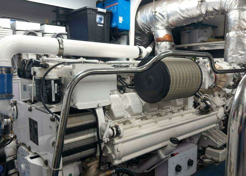 2005 Ocean Alexander 