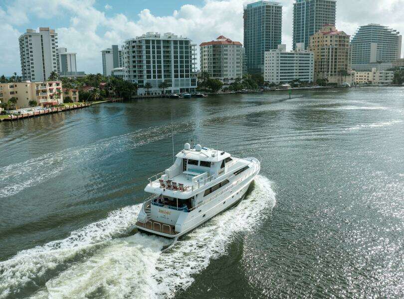 2005 Ocean Alexander 