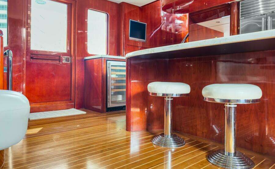 2005 Ocean Alexander 