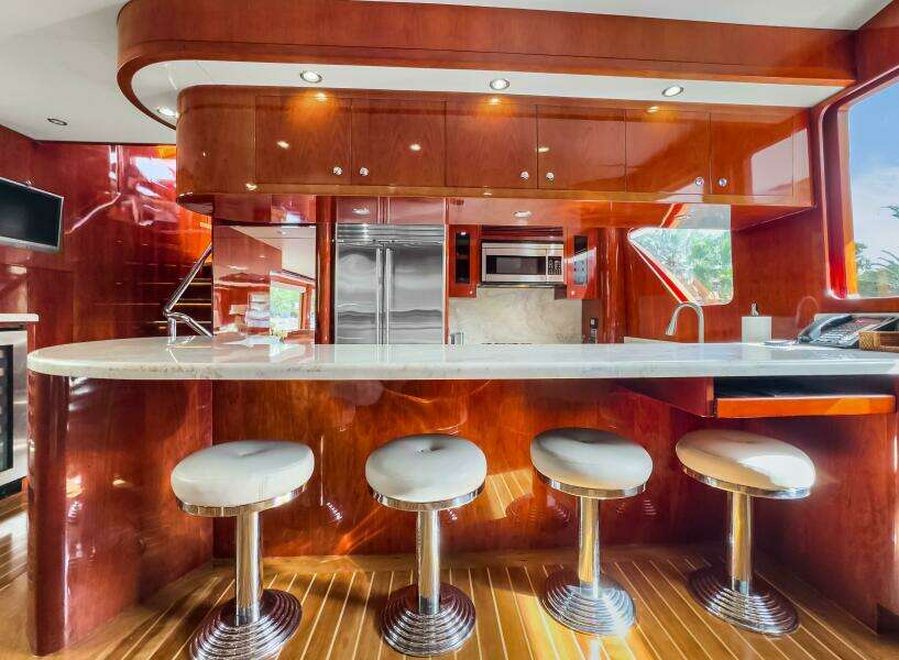 2005 Ocean Alexander 