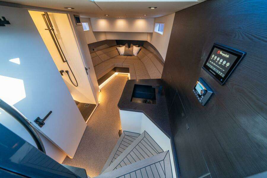 2022 Vanquish Yachts VQ45