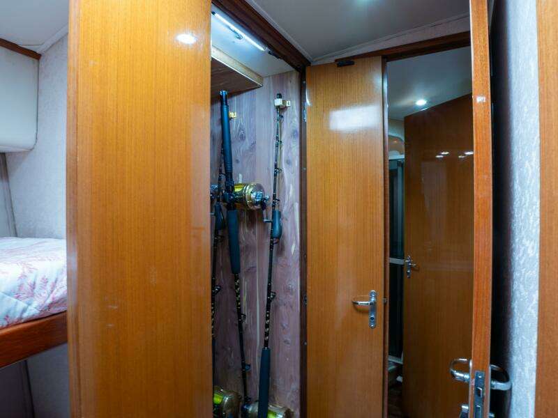 1998 Viking 58 Convertible