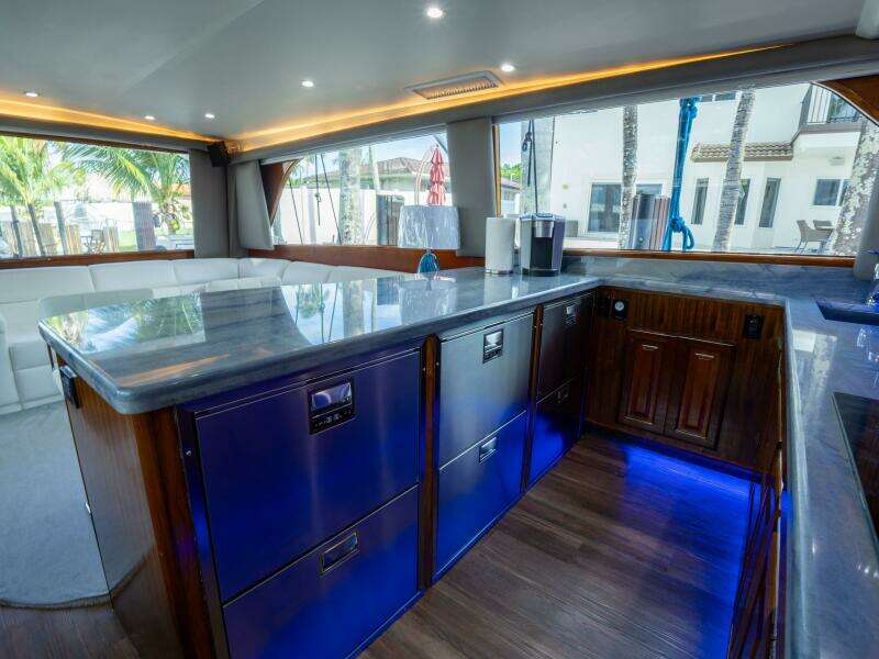 1998 Viking 58 Convertible