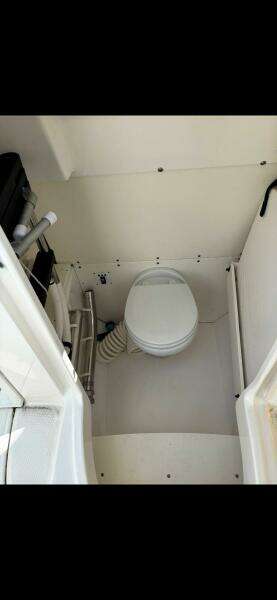 2020 Robalo R272 Center Console